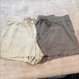 LOT of 2 pairs GAP Women's Linen Blend Shorts - tan and Olive
